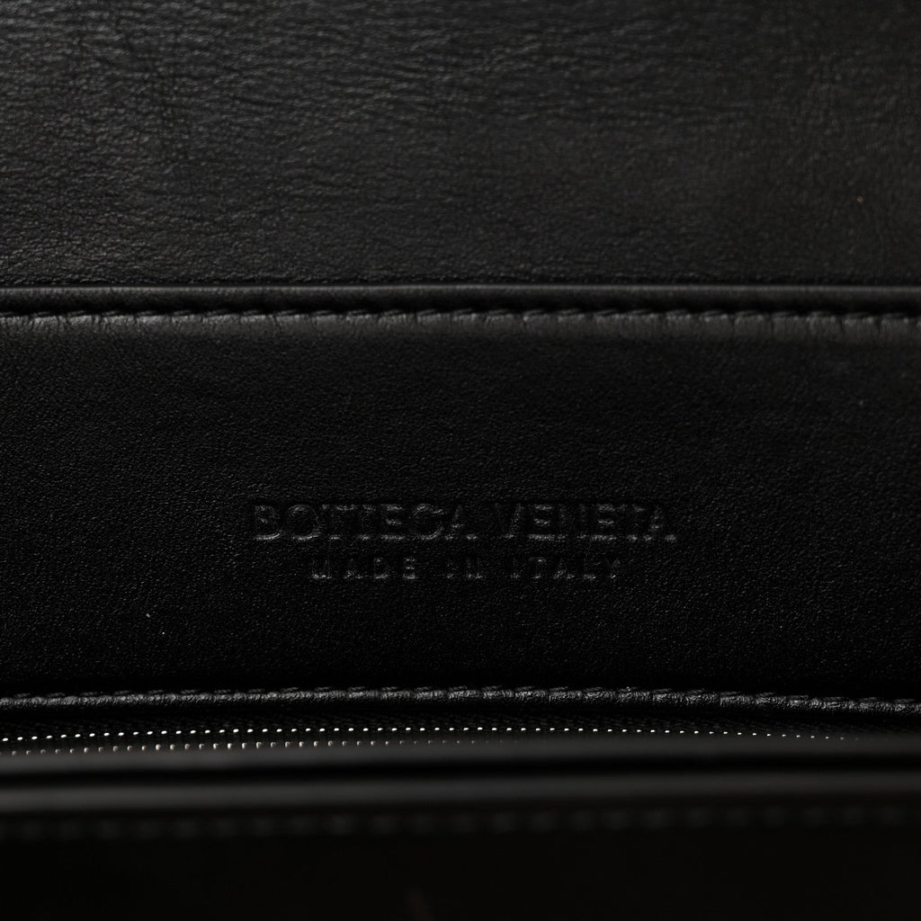 Calfskin Intrecciato Medium Andiamo Messenger Bag Black