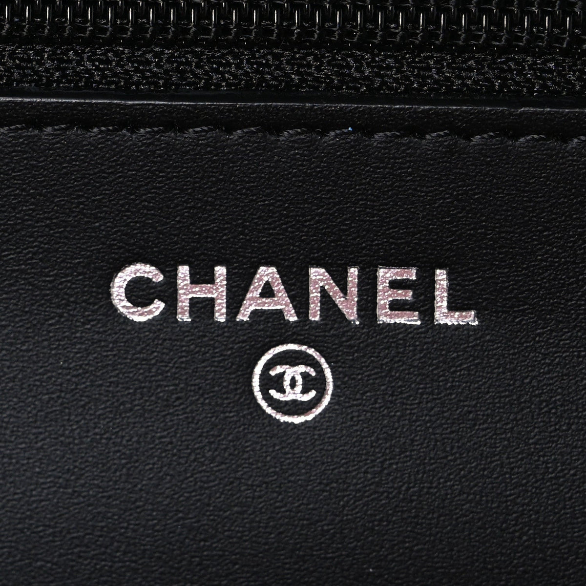 Patent Quilted Wallet On Chain WOC Black