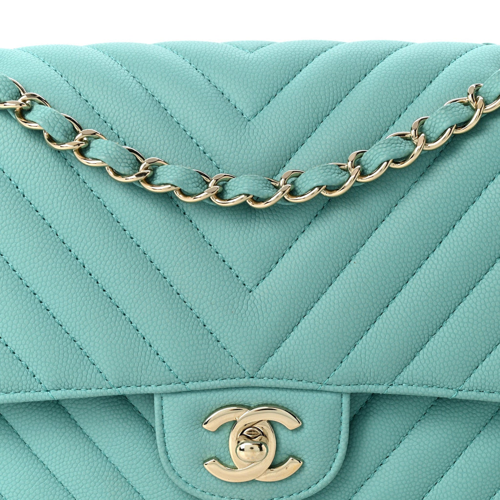 Caviar Flat Chevron Quilted Medium Double Flap Green