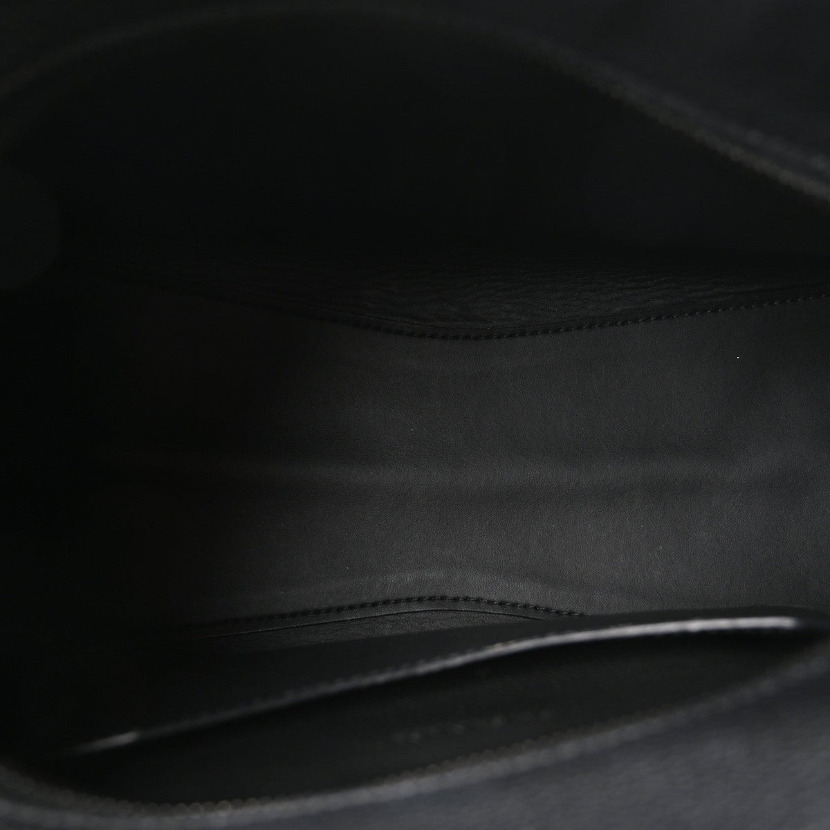 Grained Calfskin Neo Classic Black Hardware S City Black