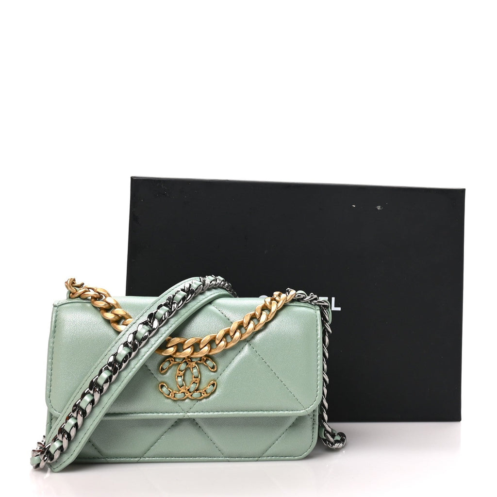Lambskin Quilted Chanel 19 Flap Phone Holder With Chain Green