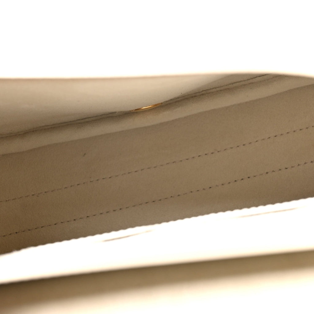 Box Calfskin Medium Bobby Flap Latte