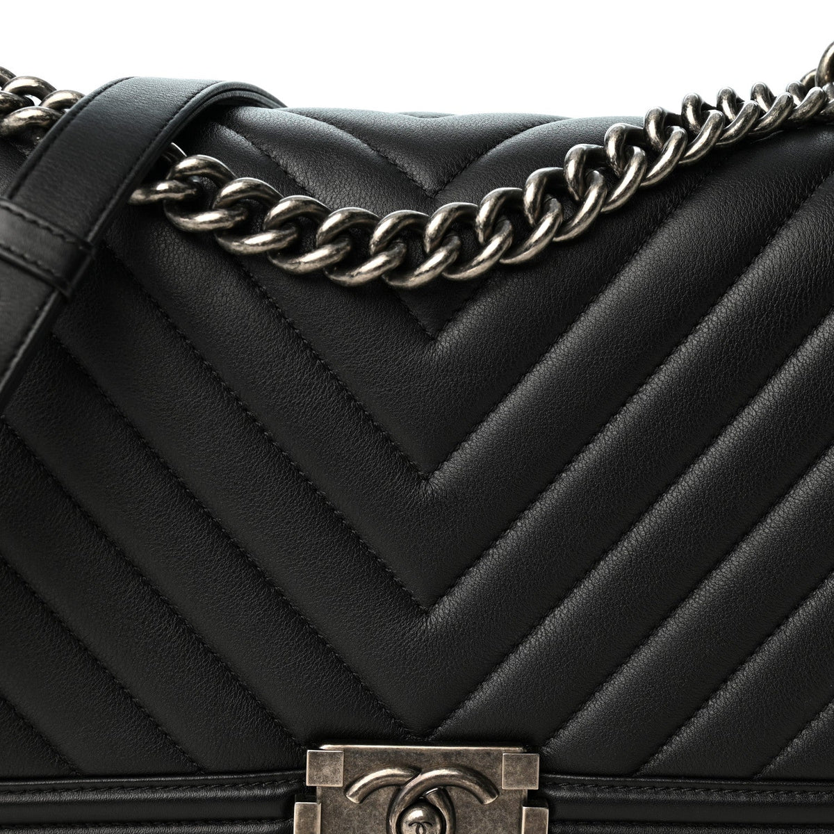 Calfskin Chevron Quilted New Medium Boy Flap Black