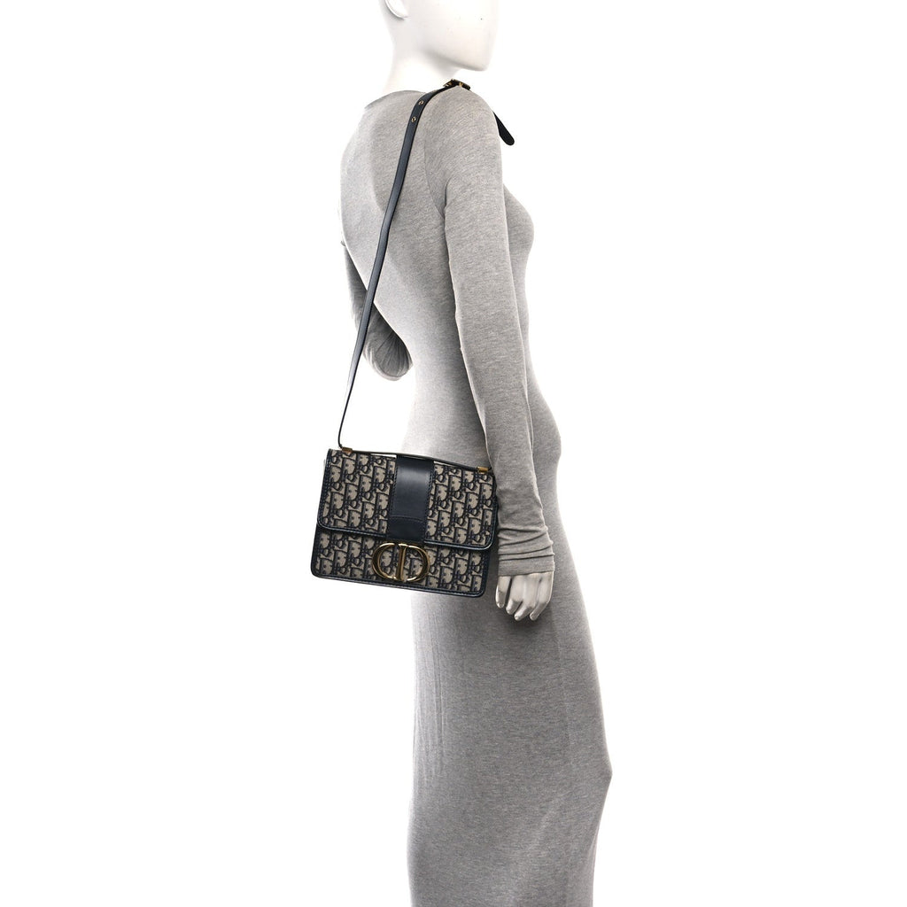 Oblique 30 Montaigne Flap Bag Blue