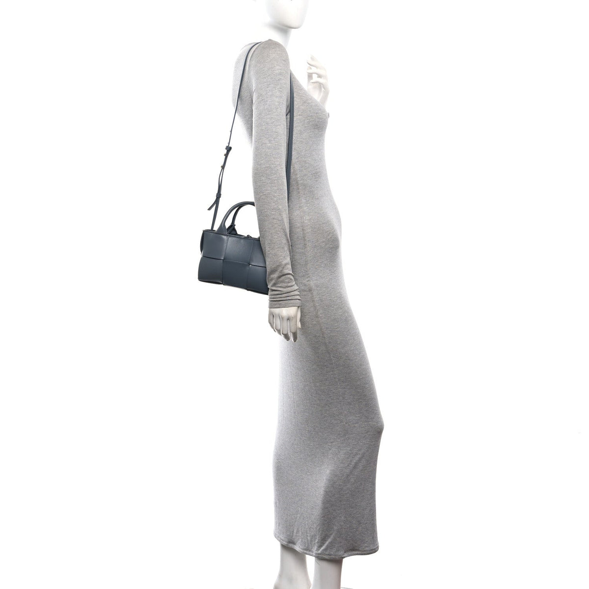Lambskin Maxi Intreccio Candy Arco Tote Thunder