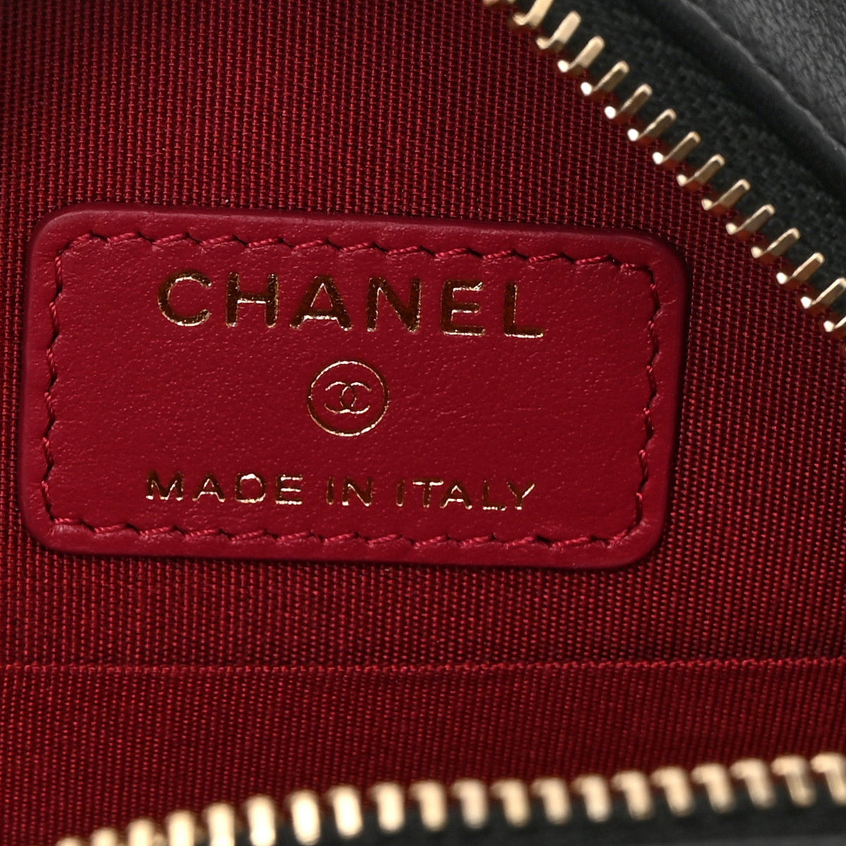 Shiny Goatskin Quilted Chanel 19 Round Clutch With Chain Black