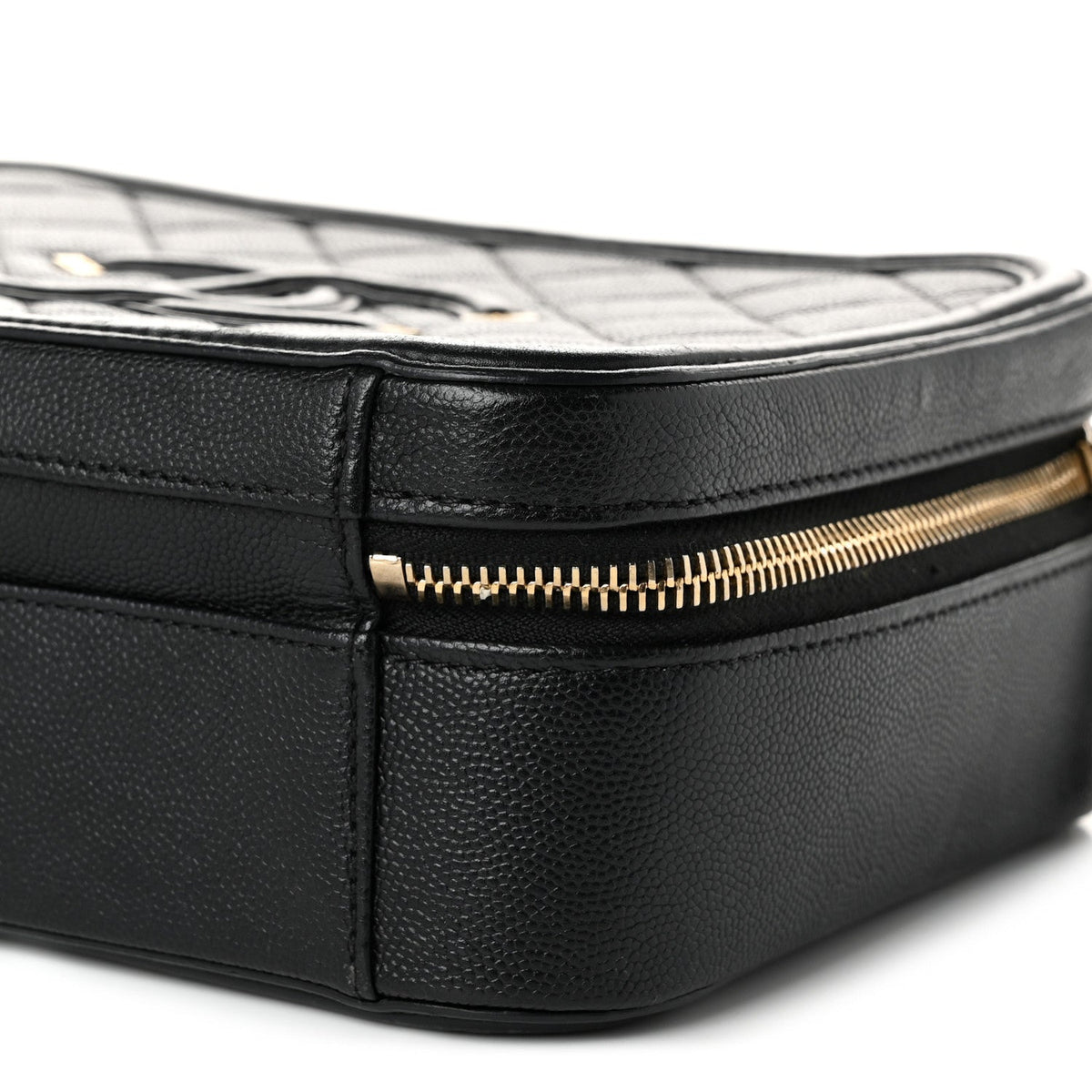 Caviar Quilted Medium CC Filigree Vanity Case Black