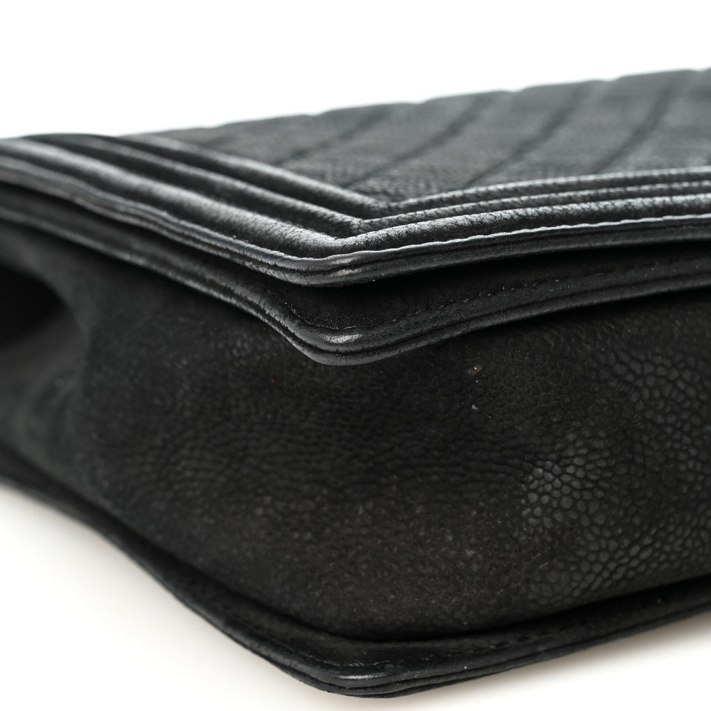 Iridescent Caviar Quilted Large Boy Flap Black