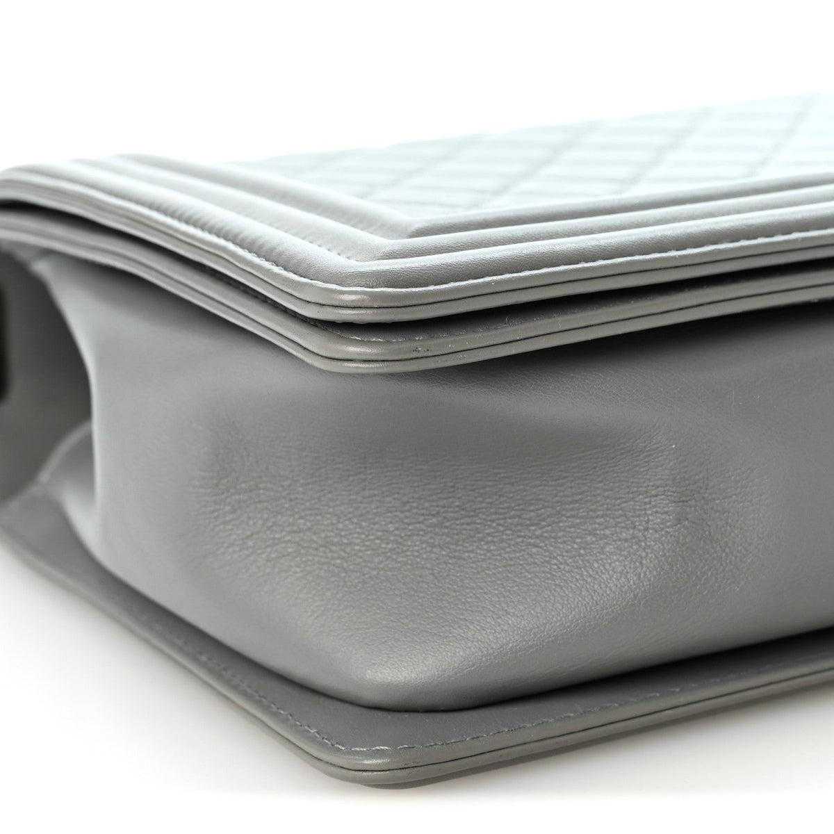 Lambskin Quilted New Medium Boy Flap Grey
