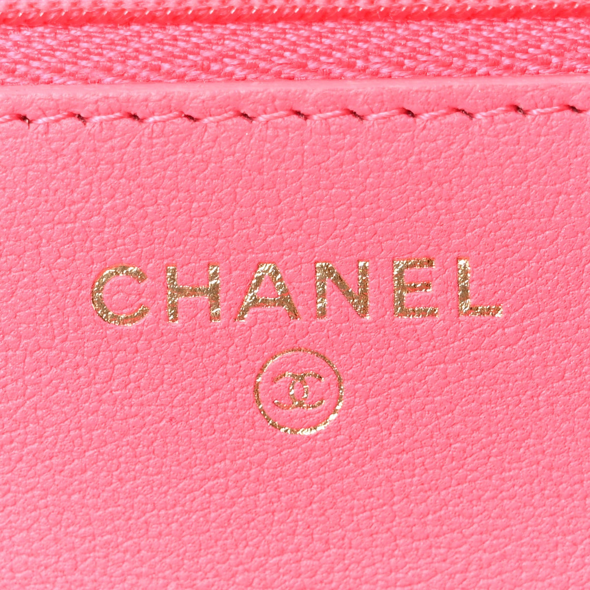Caviar Quilted Sweetheart Wallet On Chain WOC Fuchsia