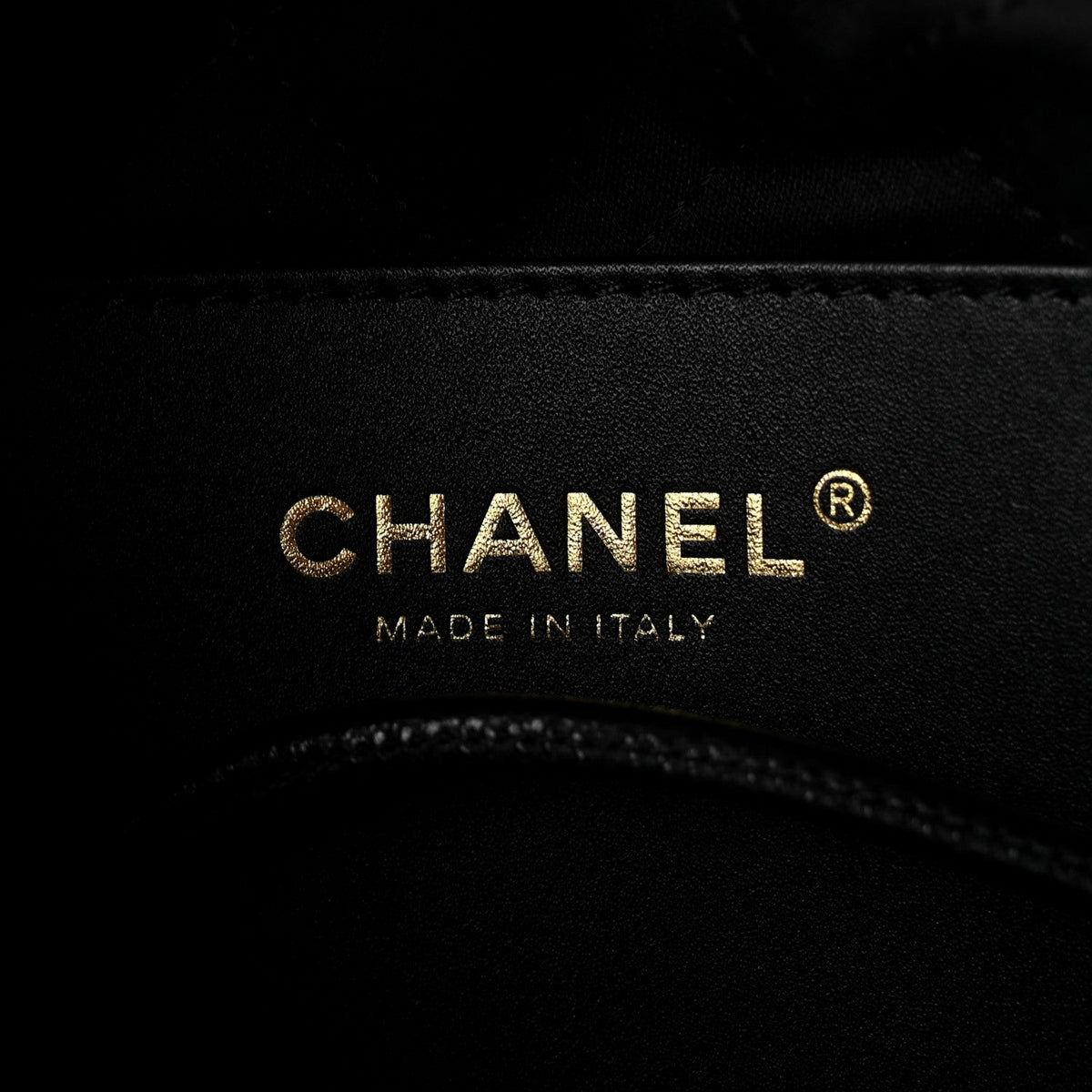 Shiny Caviar Quilted Monochrome Mini Chanel 22 Black