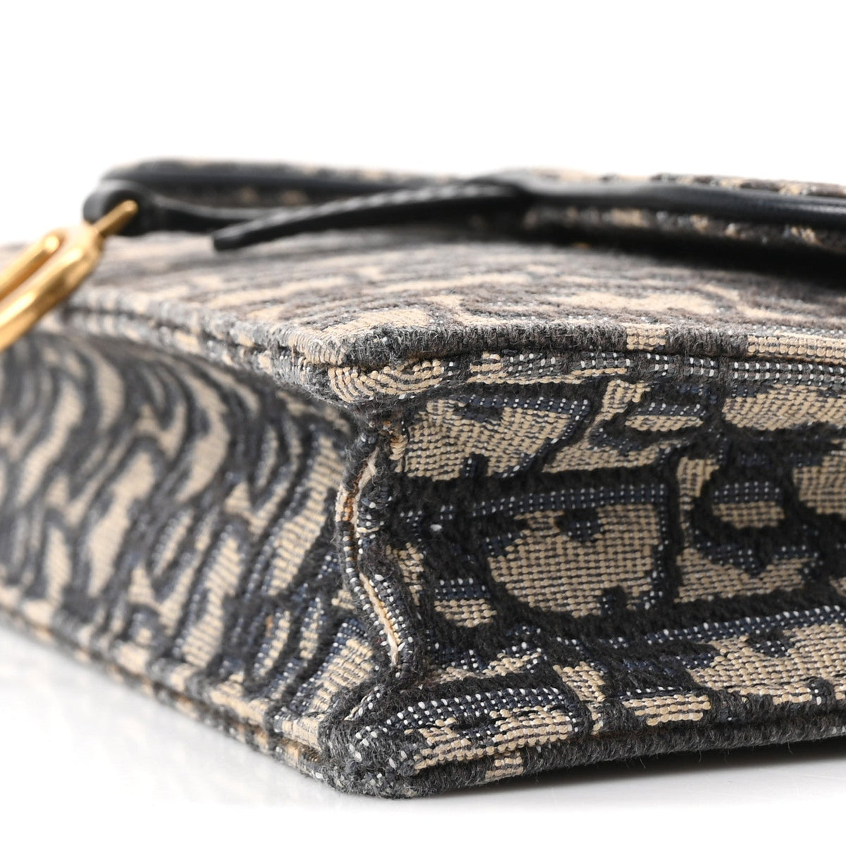 Oblique Saddle Chain Pouch Blue