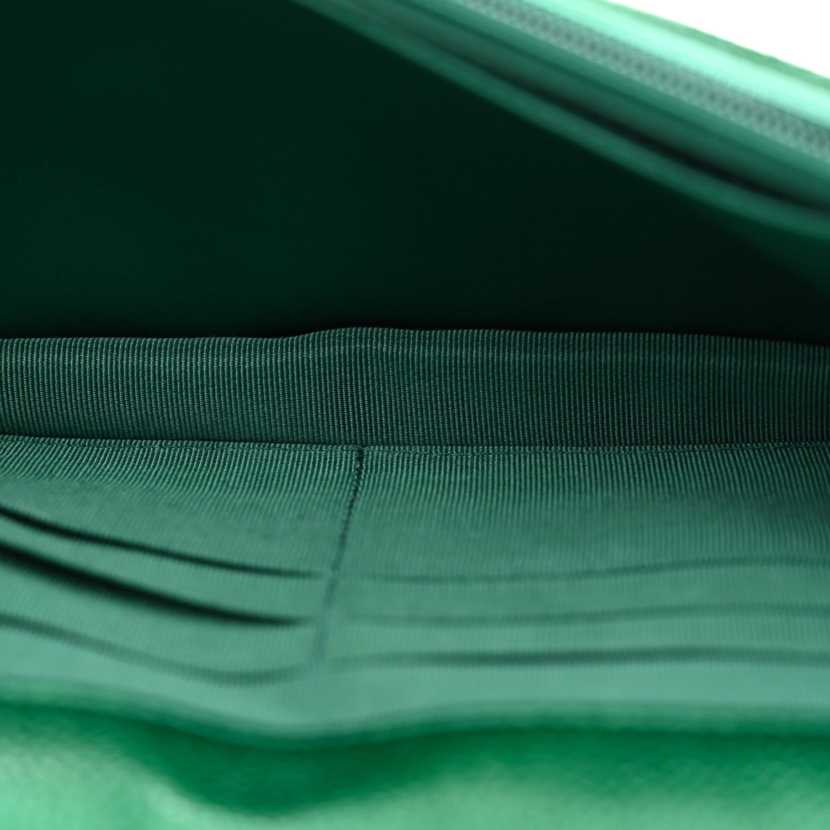 Metallic Caviar Quilted Wallet On Chain WOC Green