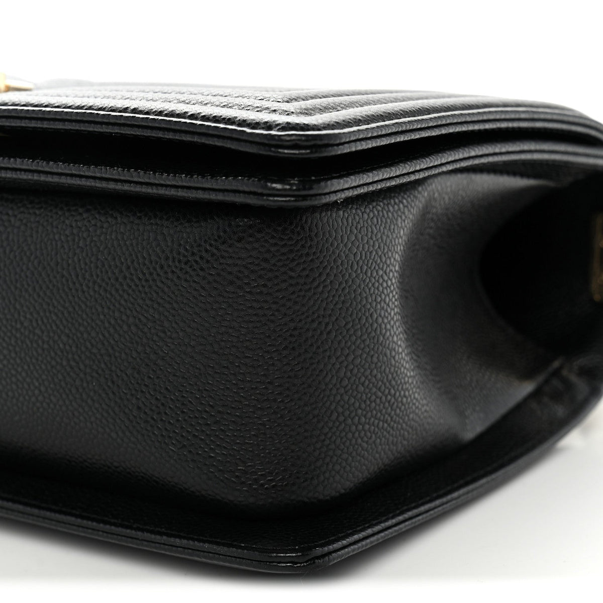 Caviar Chevron Quilted Medium Boy Flap Black