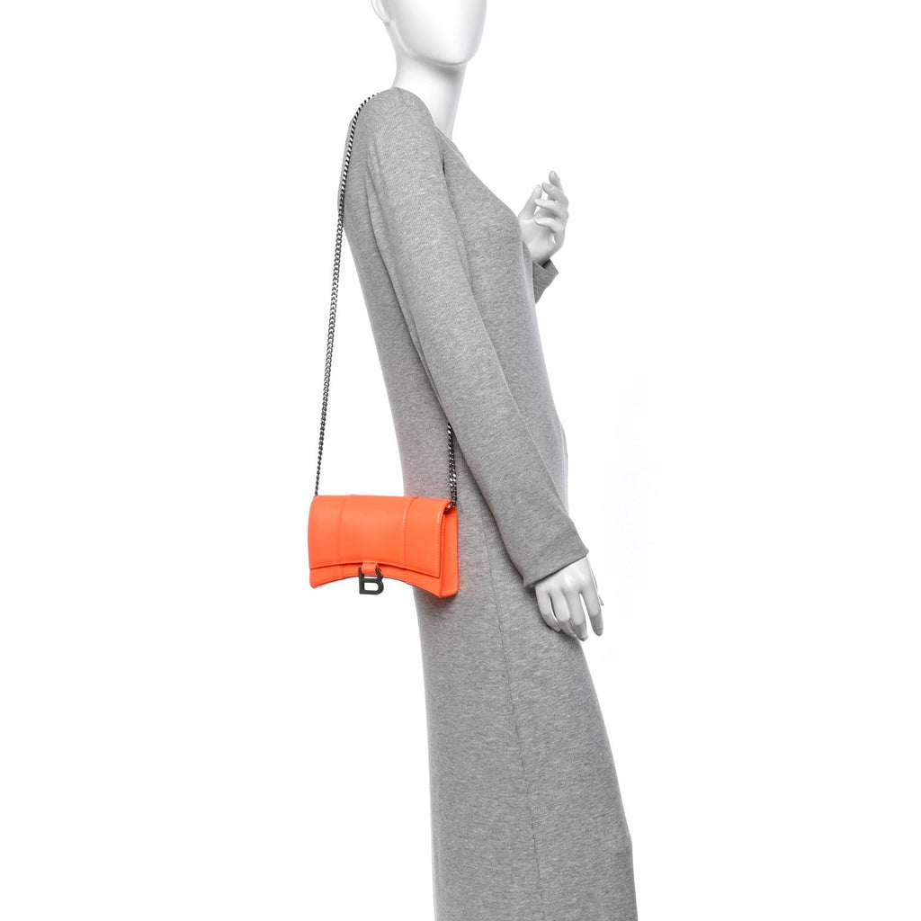 Shiny Box Calfskin XS Hourglass Wallet On Chain Fluo Orange