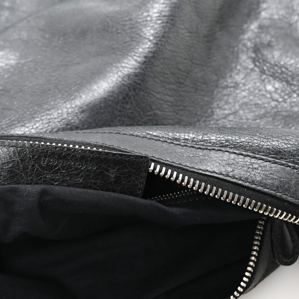 Chevre Giant 21 Silver Hardware Day Hobo Black