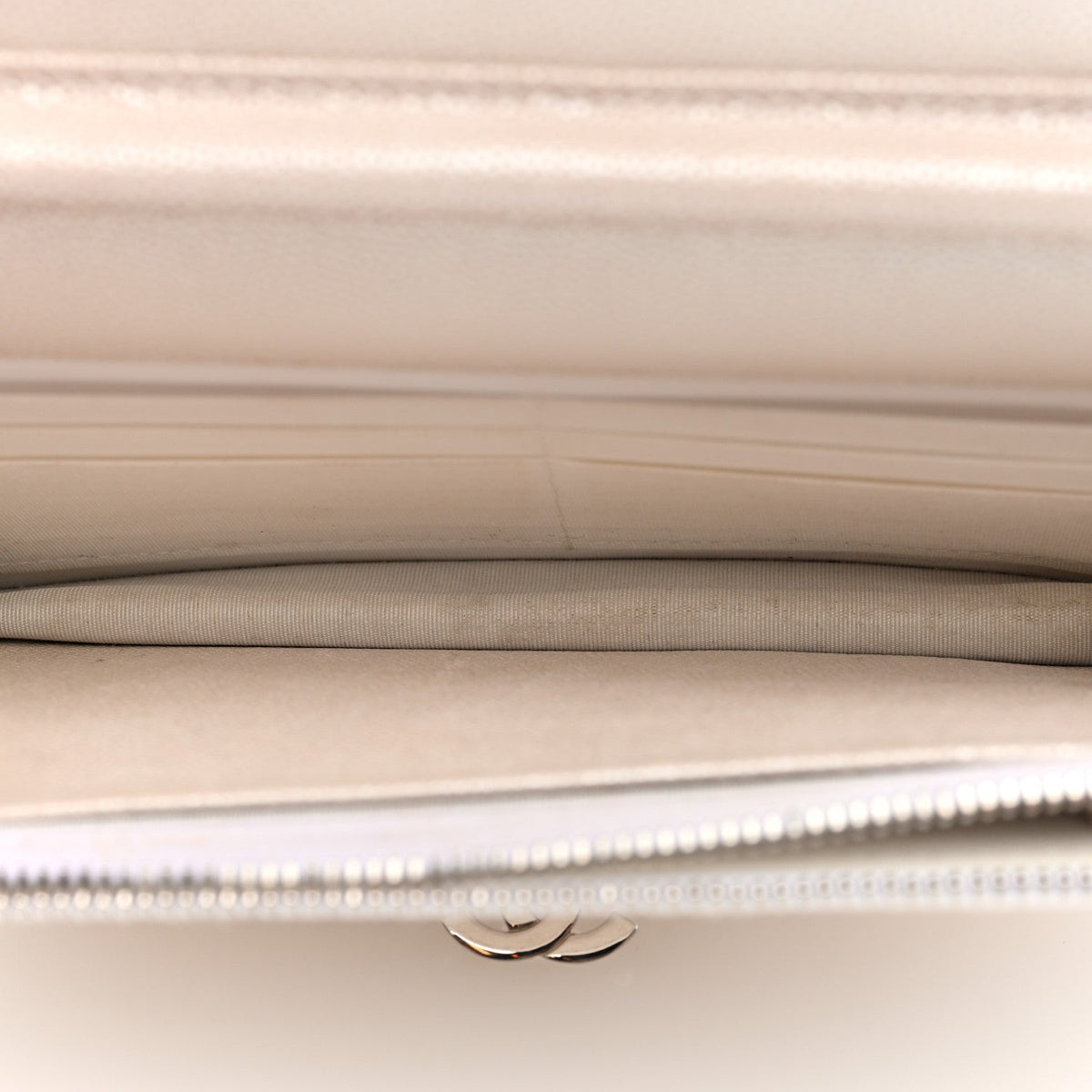Iridescent Caviar Quilted Golden Class Wallet On Chain WOC White