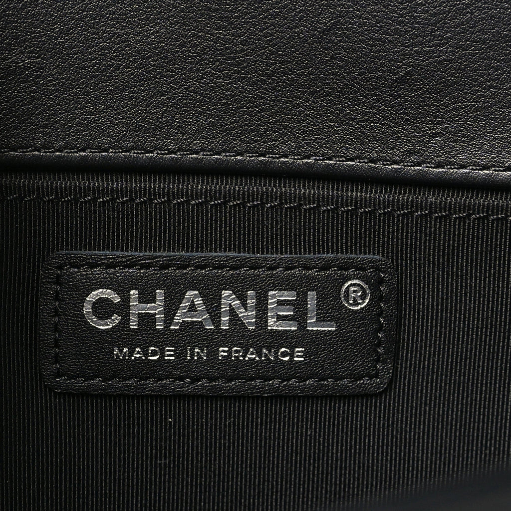 Calfskin Quilted Medium Boy Flap So Black