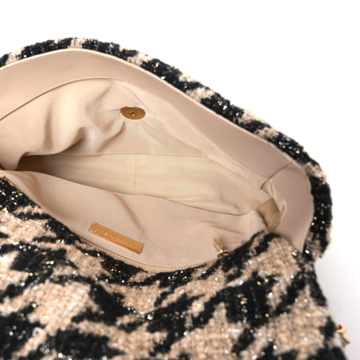 Tweed Large Chanel 19 Flap Beige Black