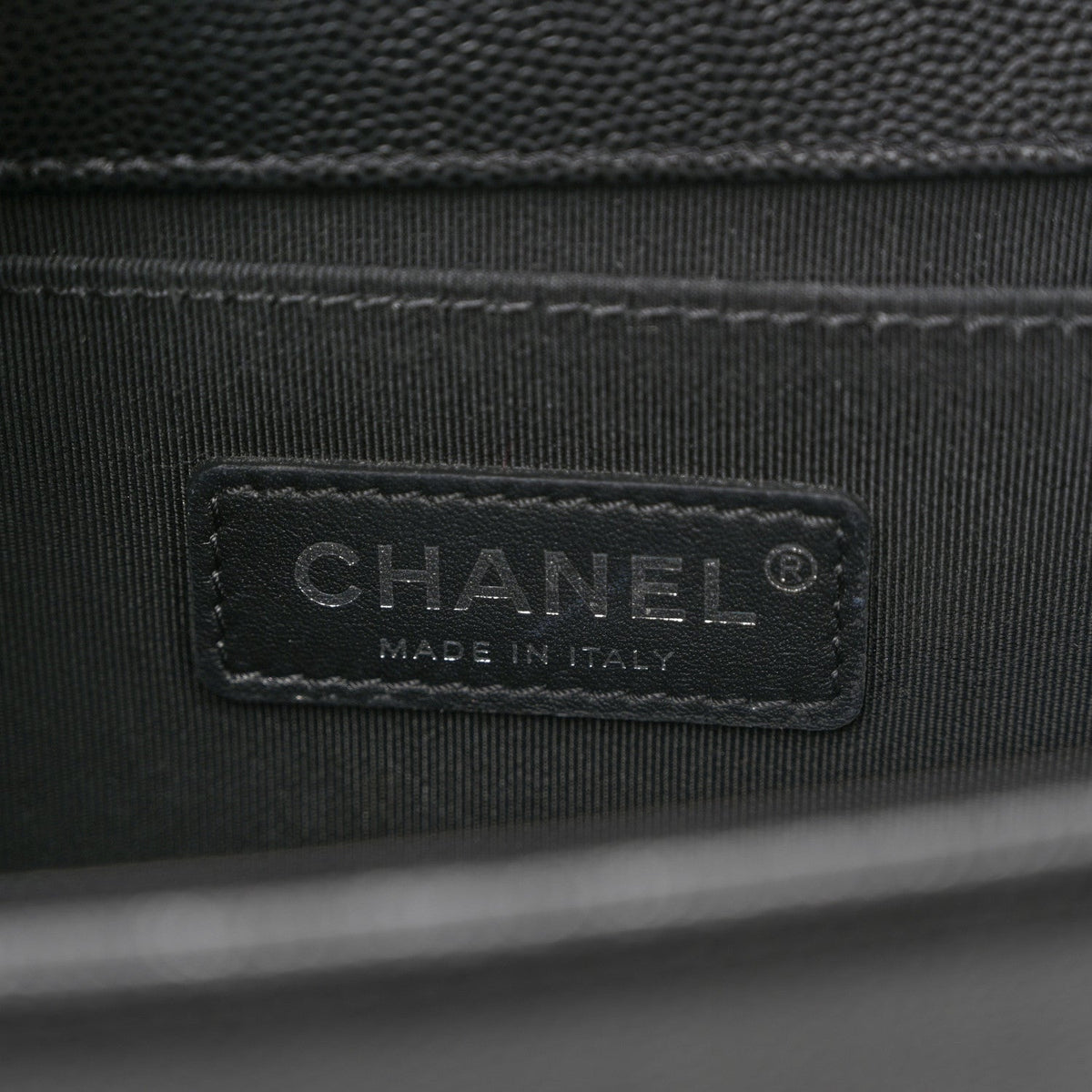 Caviar Quilted Medium Boy Flap Black