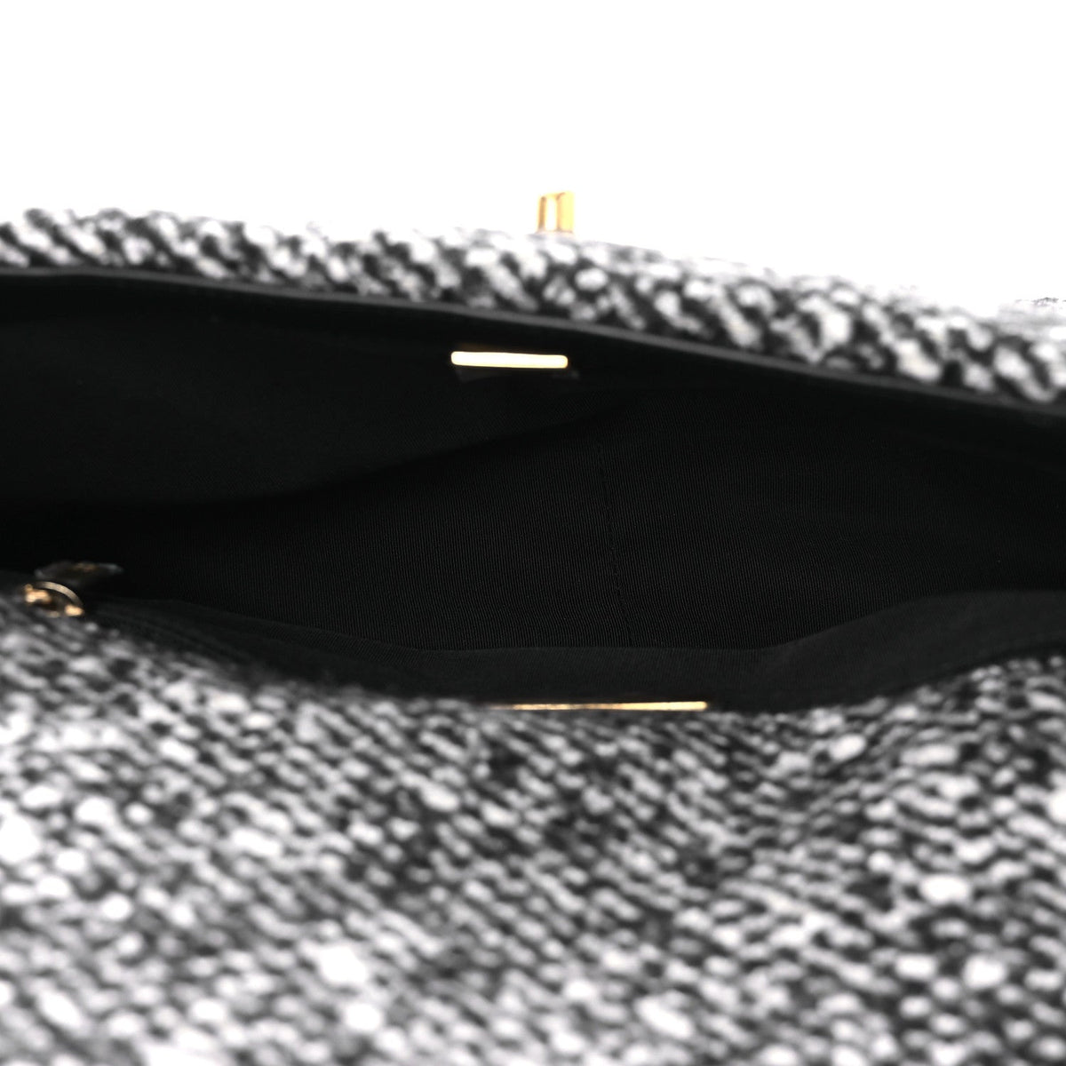 Tweed Quilted Medium Chanel 19 Flap Black White