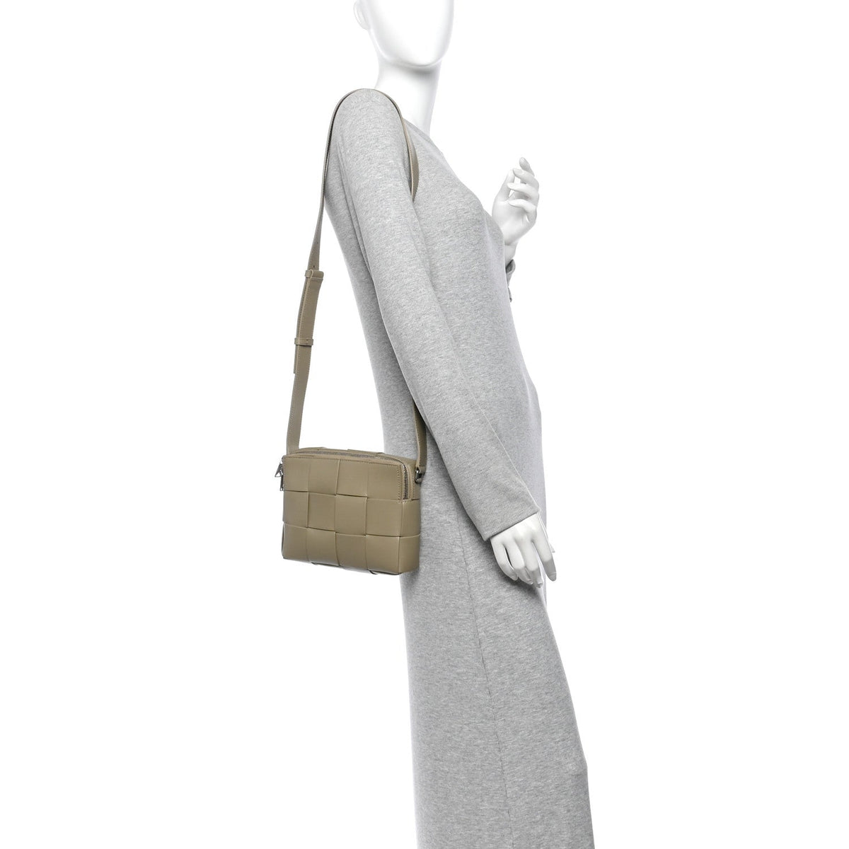 Lambskin Maxi Intrecciato Cassette Camera Bag Travertine