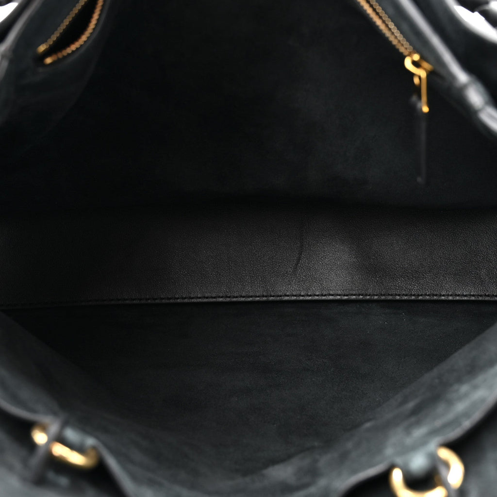 Calfskin Medium Andiamo Messenger Bag Black