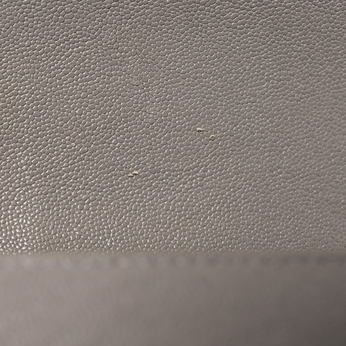 Caviar Quilted Medium Boy Flap Light Grey