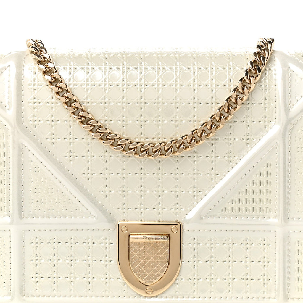 Patent Micro-Cannage Diorama Wallet on Chain Pouch Metallic White