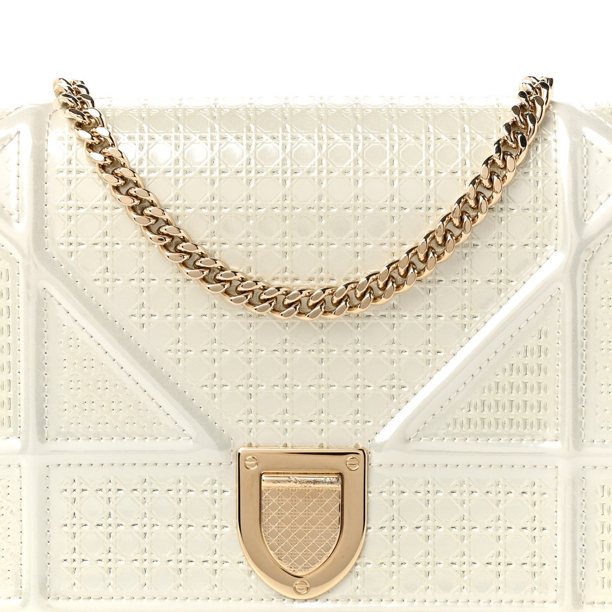 Patent Micro-Cannage Diorama Wallet on Chain Pouch Metallic White