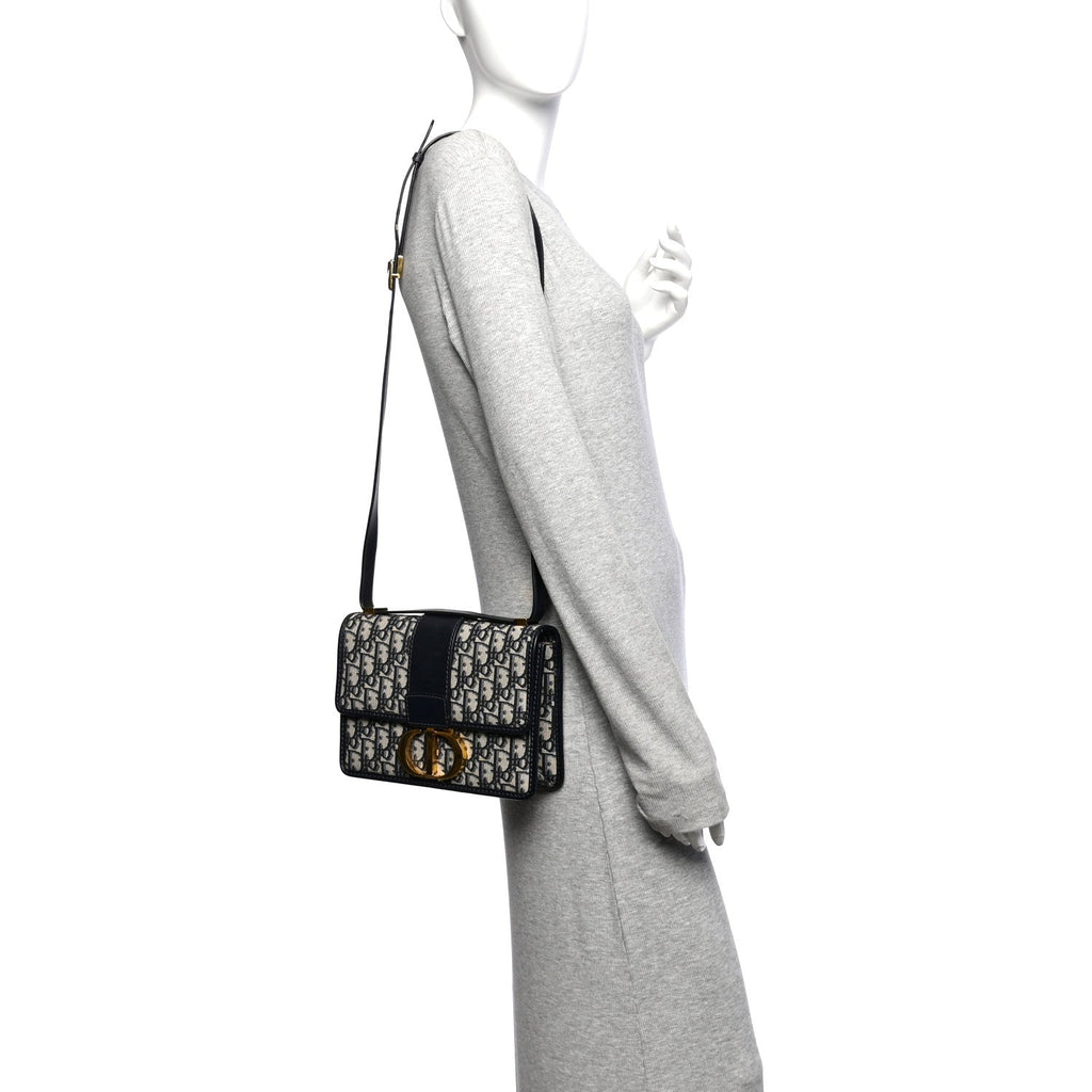 Oblique 30 Montaigne Flap Bag Blue