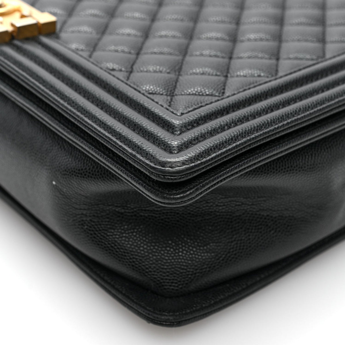 Caviar Quilted Large Boy Flap Black