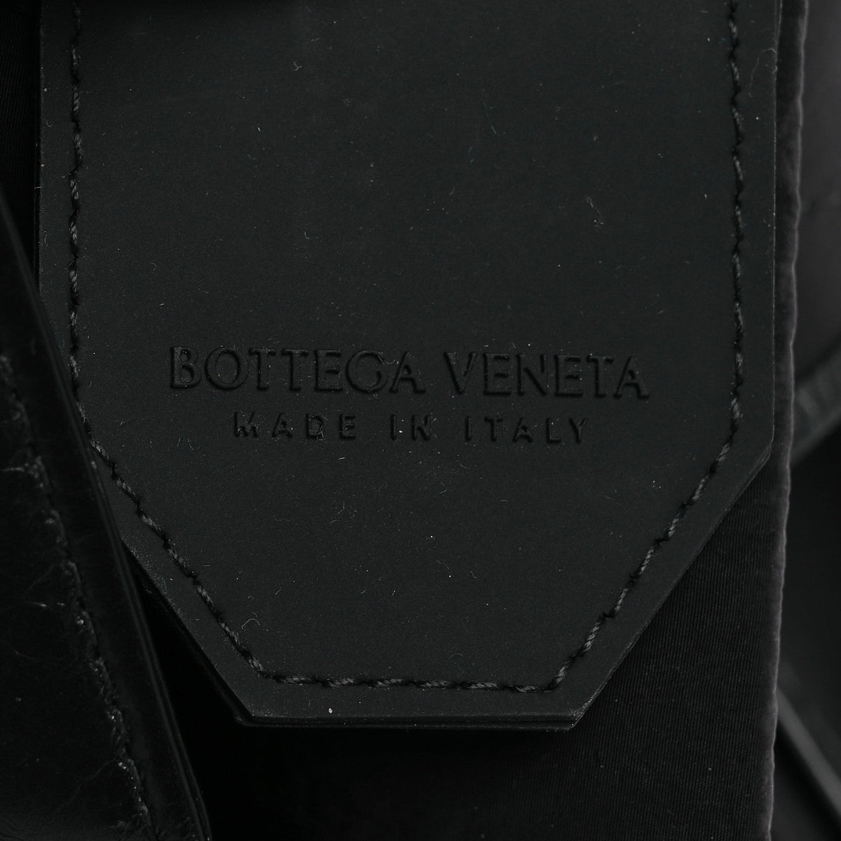 Paper Calfskin Maxi Intreccio The Belt Cassette Bag Black