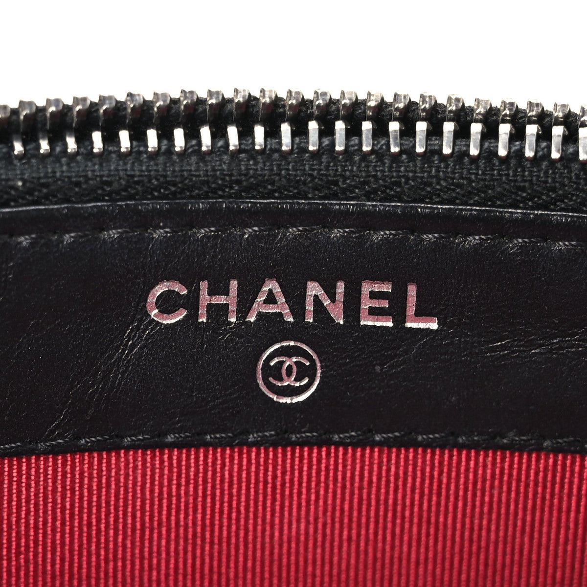 Aged Calfskin Quilted Small Gabrielle Clutch With Chain Black
