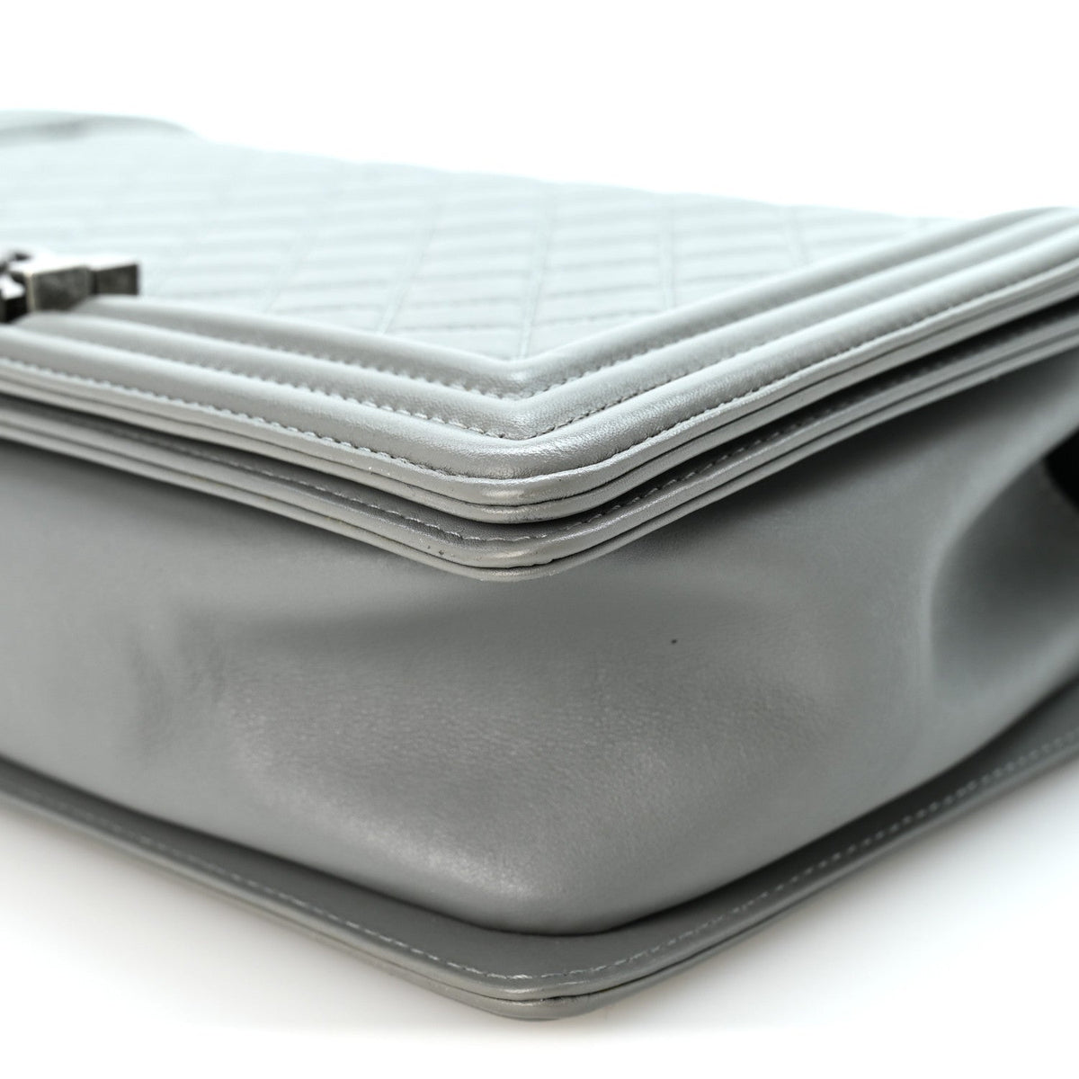 Lambskin Quilted New Medium Boy Flap Grey