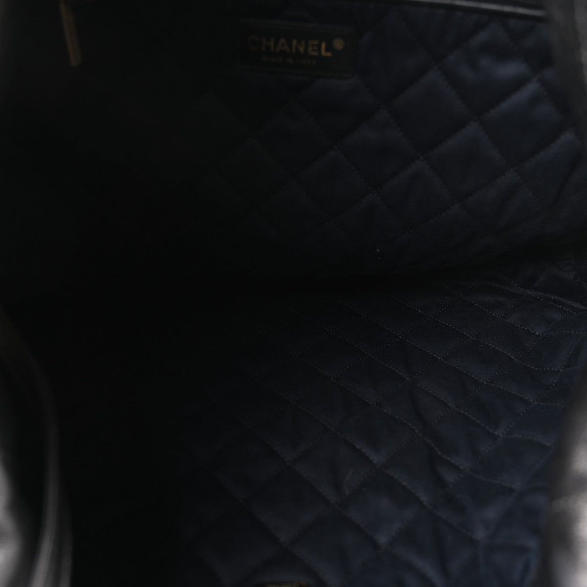 Metallic Calfskin Quilted Chanel 22 Ruthenium
