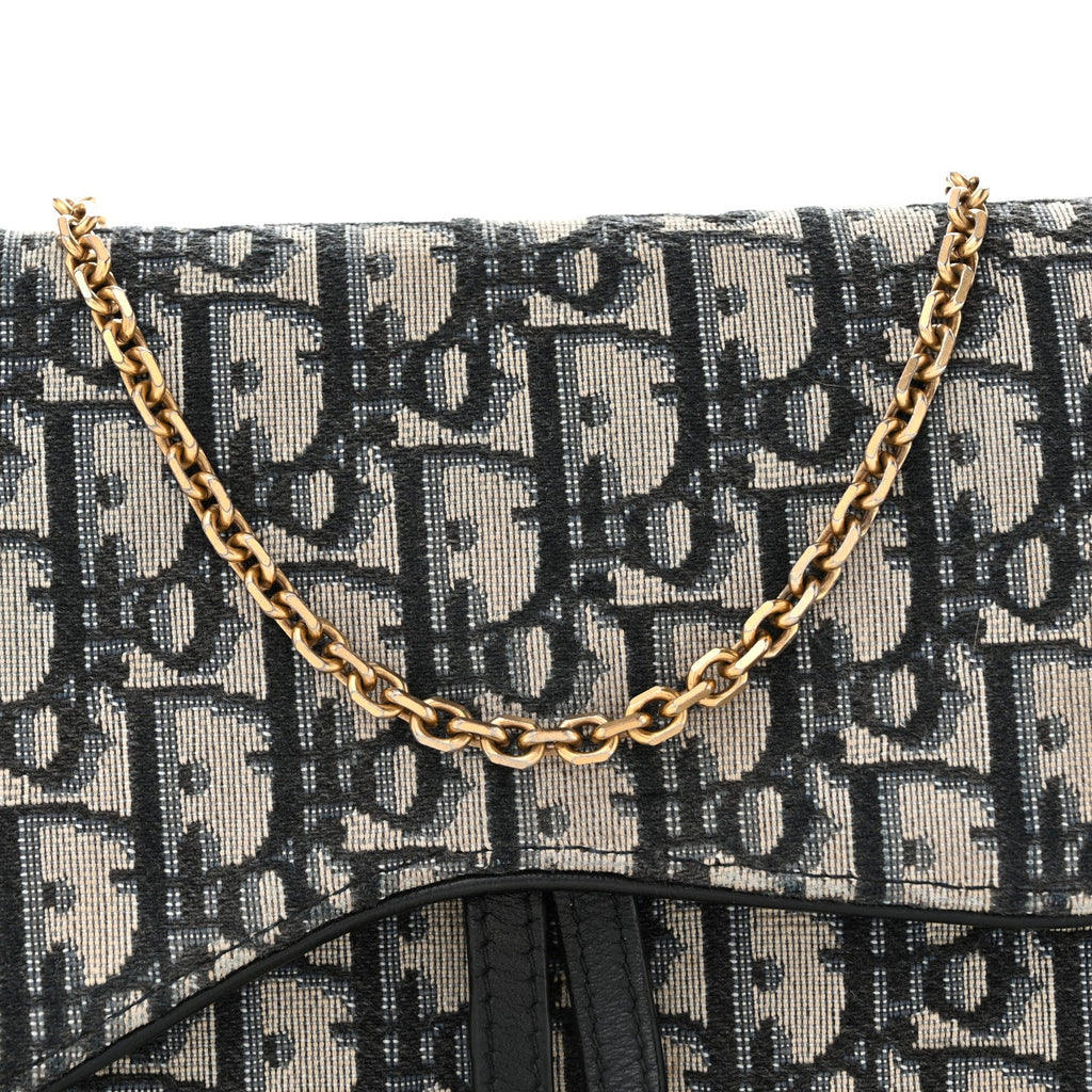 Oblique Saddle Chain Pouch Blue
