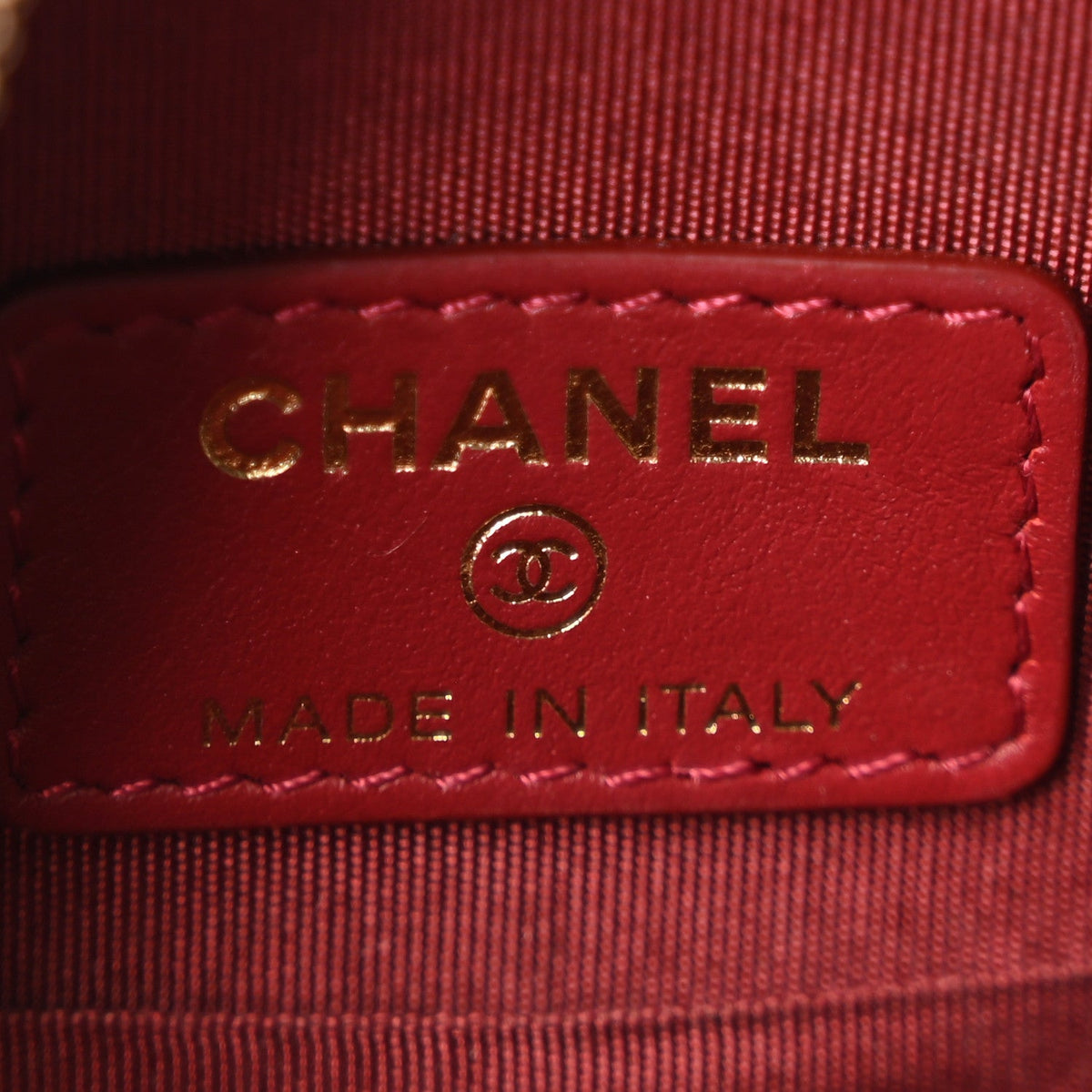 Shiny Goatskin Quilted Chanel 19 Round Clutch With Chain Red