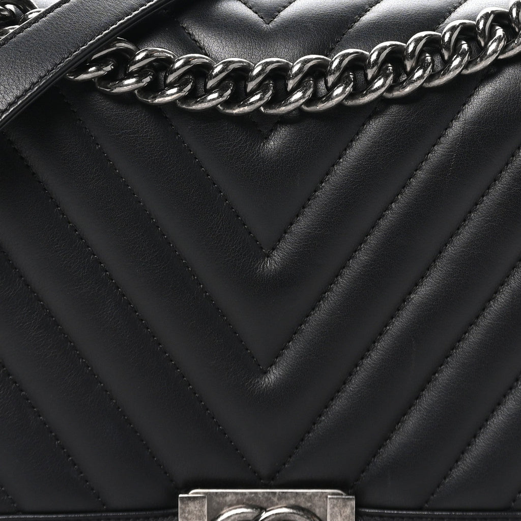 Lambskin Chevron Quilted New Medium Boy Flap Black