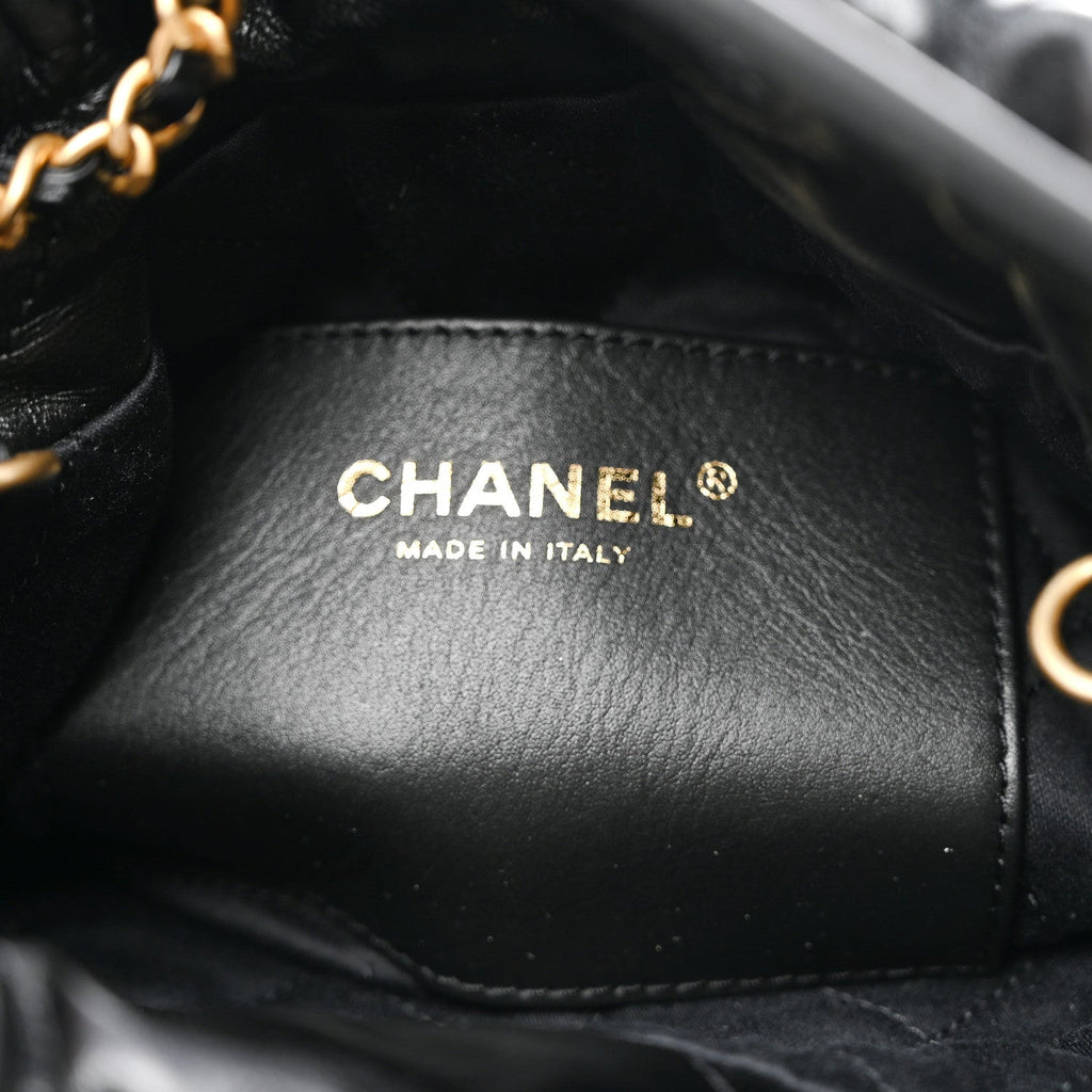 Shiny Crumpled Calfskin Quilted Pearl Mini Chanel 22 Black