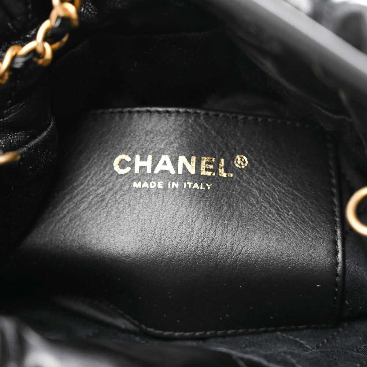 Shiny Crumpled Calfskin Quilted Pearl Mini Chanel 22 Black
