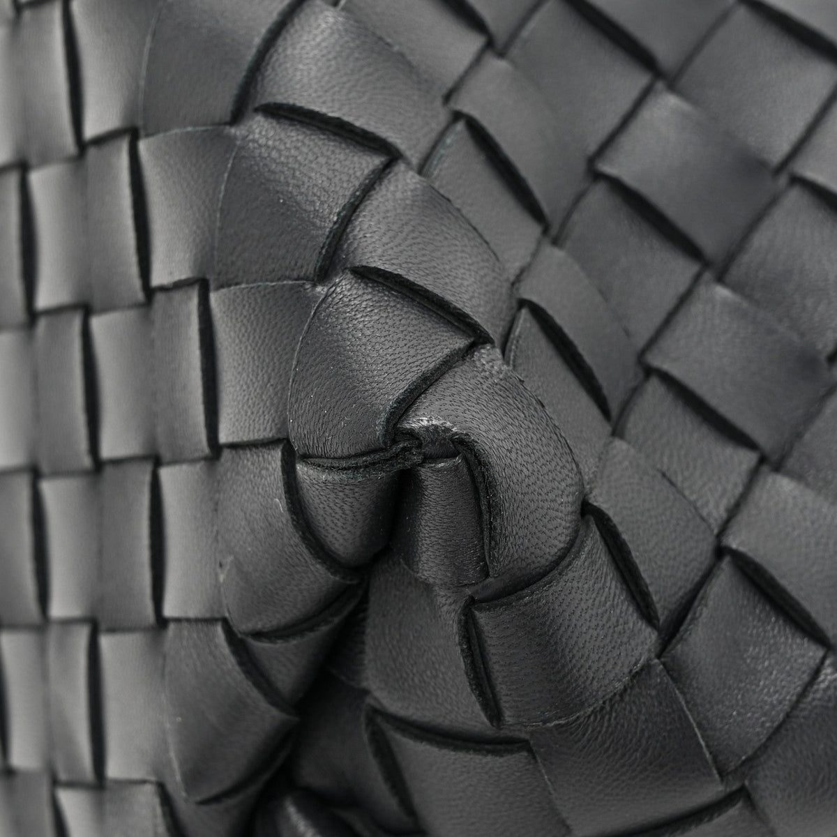 Nappa Intrecciato Small Andiamo With Chain Shoulder Bag Nocturnal
