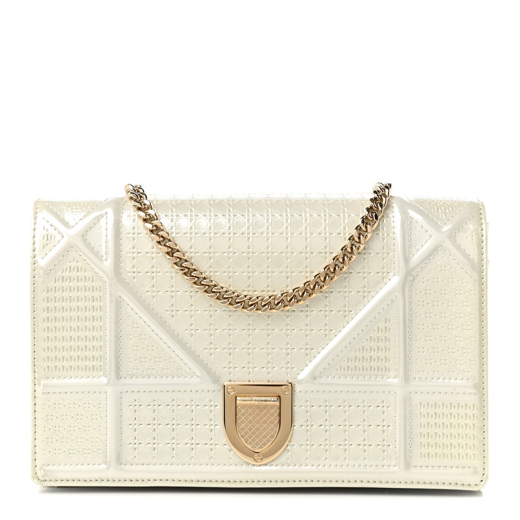 Patent Micro-Cannage Diorama Wallet on Chain Pouch Metallic White