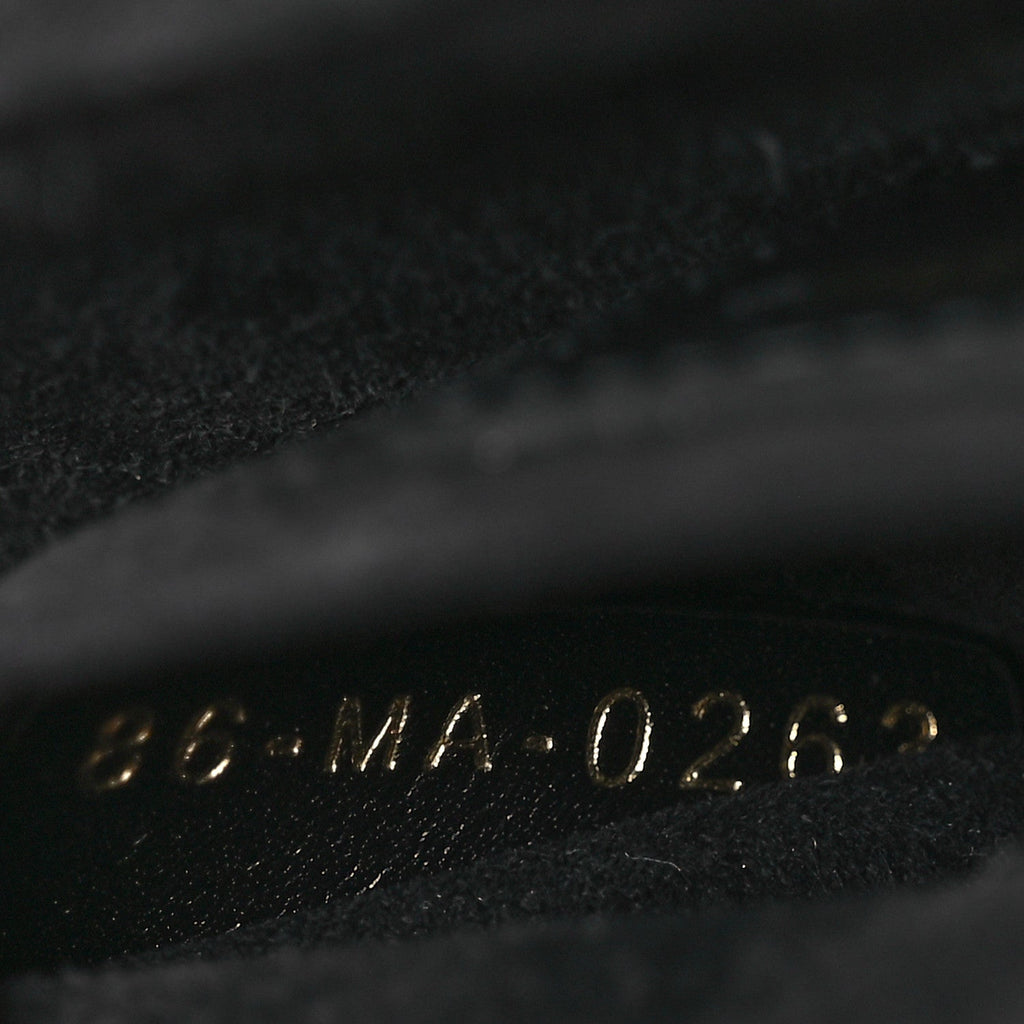 Box Calfskin 30 Montaigne Small Avenue Bag Black