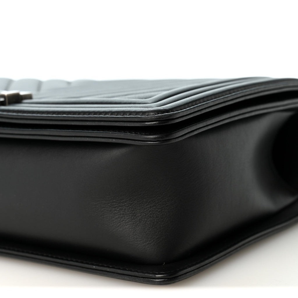Calfskin Chevron Quilted New Medium Boy Flap Black