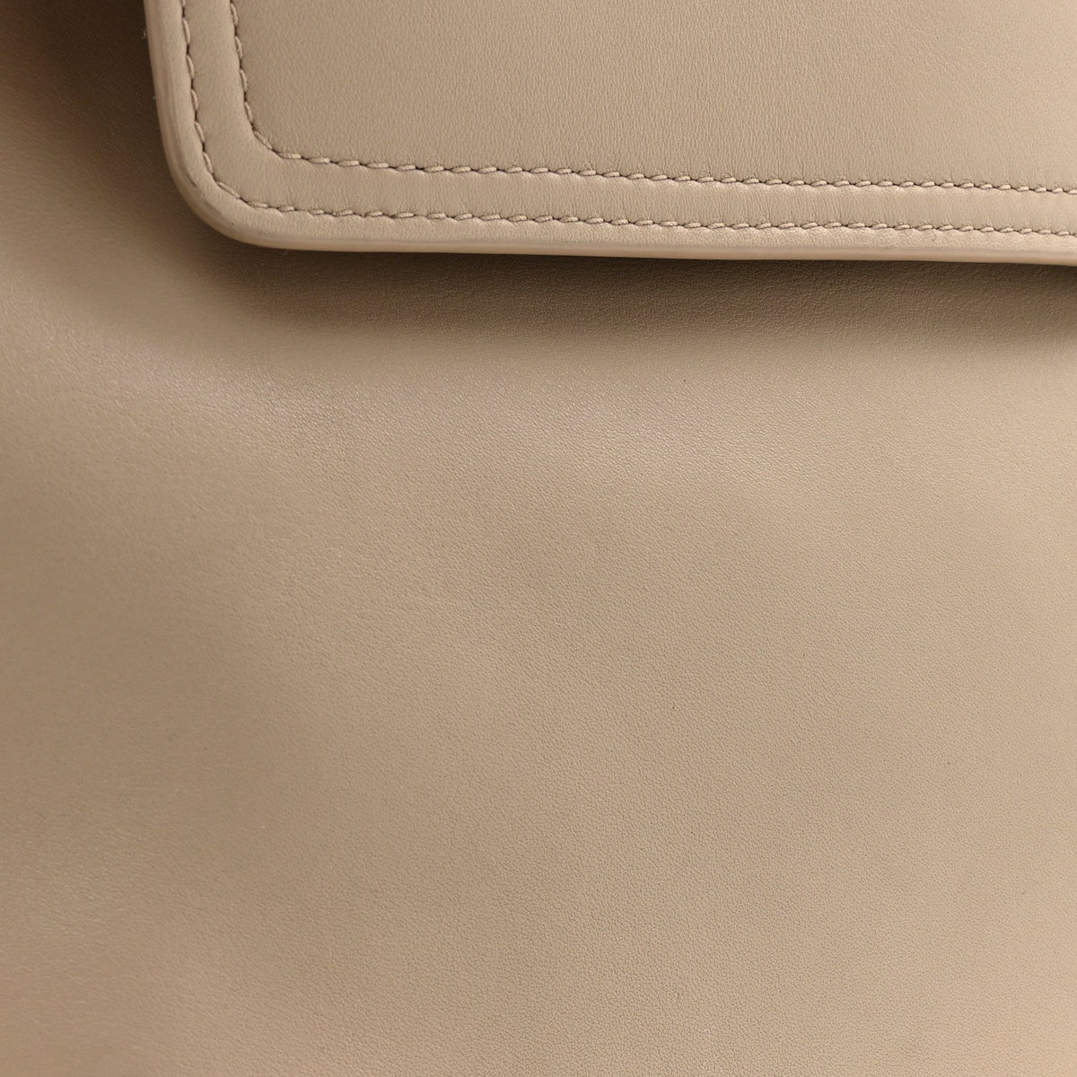 Silky Calfskin Medium Ciao Ciao Ecru