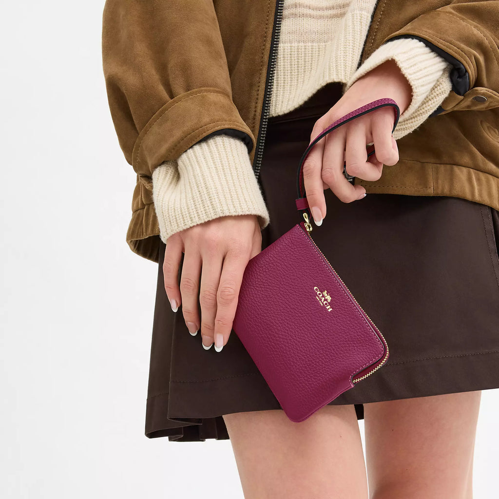 Coach Outlet Corner Zip Wristlet