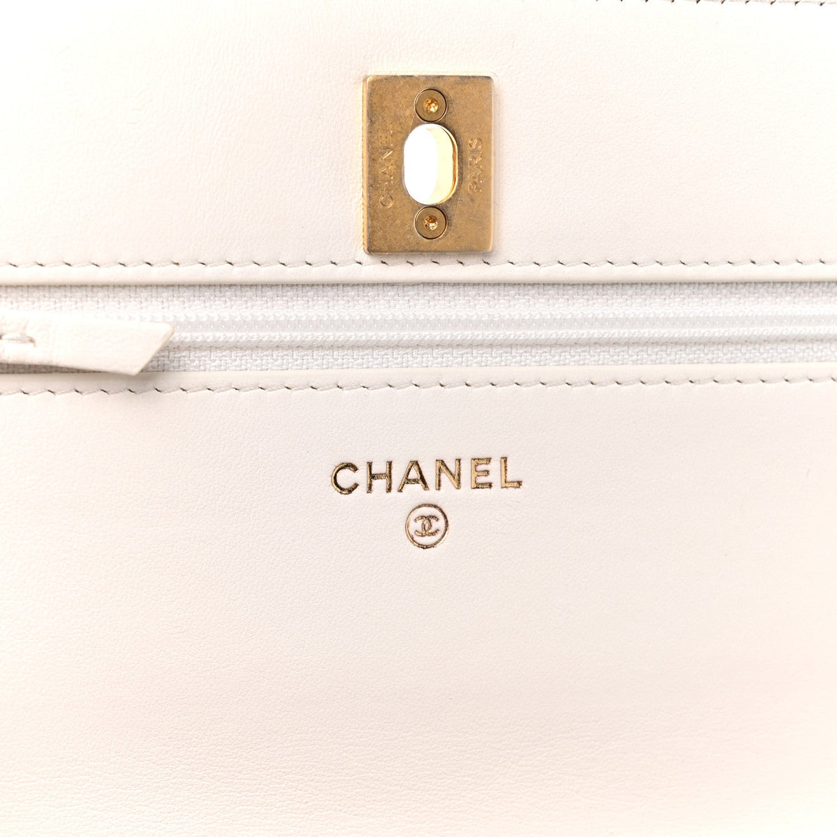 Lambskin Quilted CC Pearl Crush Wallet on Chain WOC White