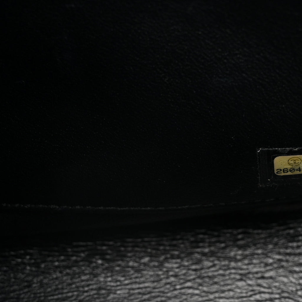 Caviar Quilted Medium Business Affinity Flap Black
