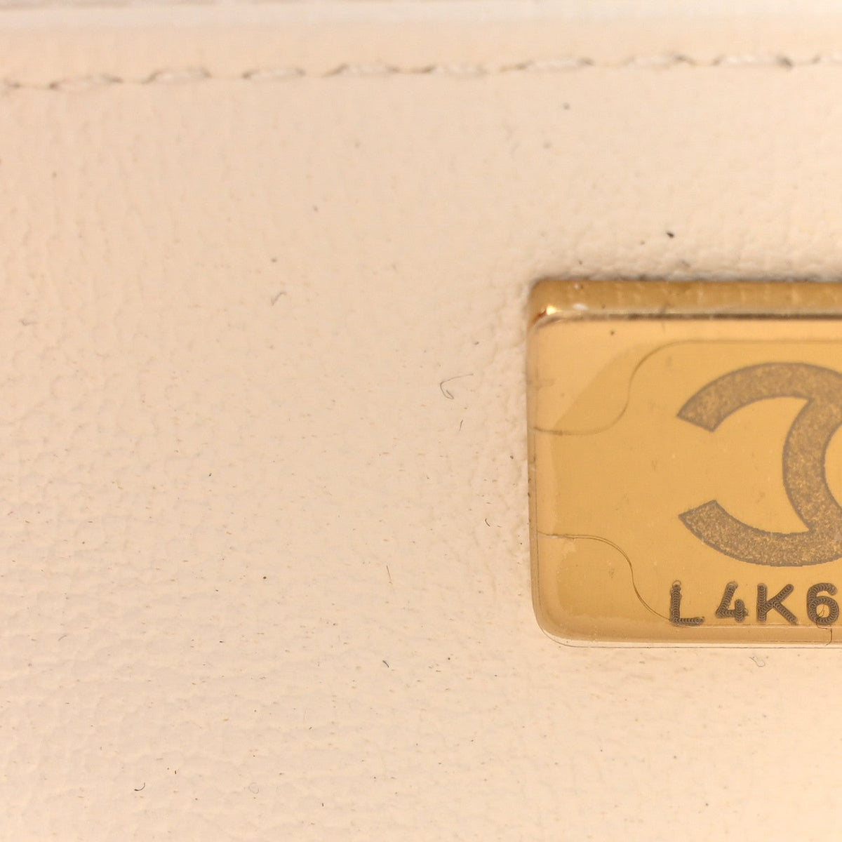 Lambskin Quilted Frame Wallet On Chain WOC White